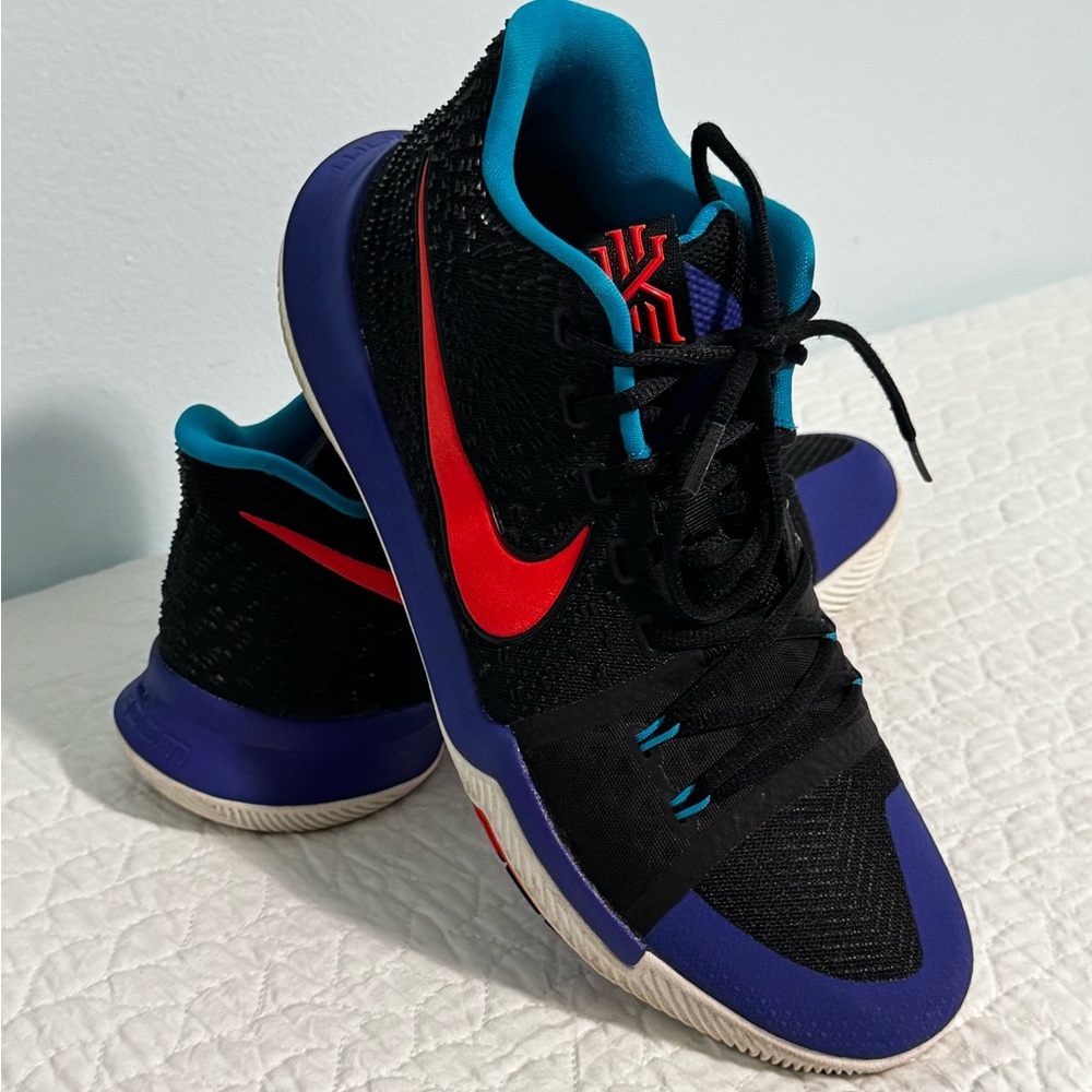 Nike Kyrie 3 Kyrache Sneakers Mens 10.5 Light Black  852395-007